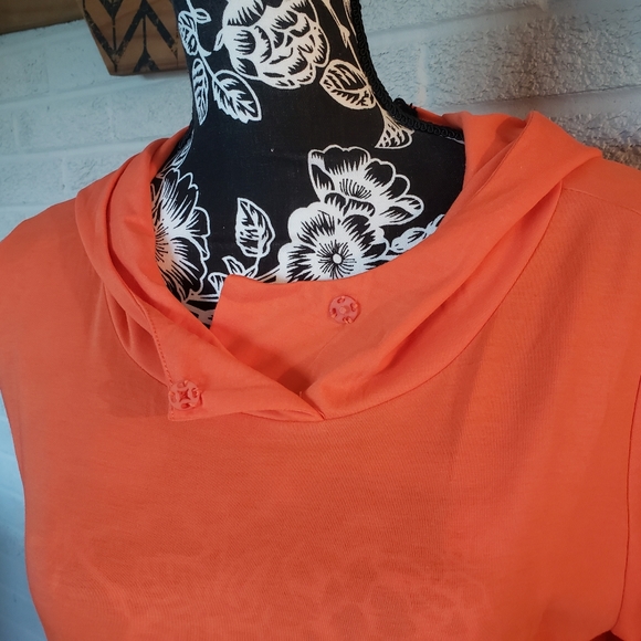 NWT Vessos lightweight long hoodie size medium - Picture 8 of 10